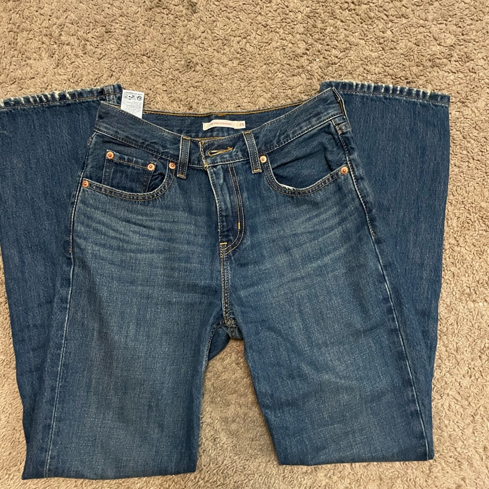 levi low pro jeans
